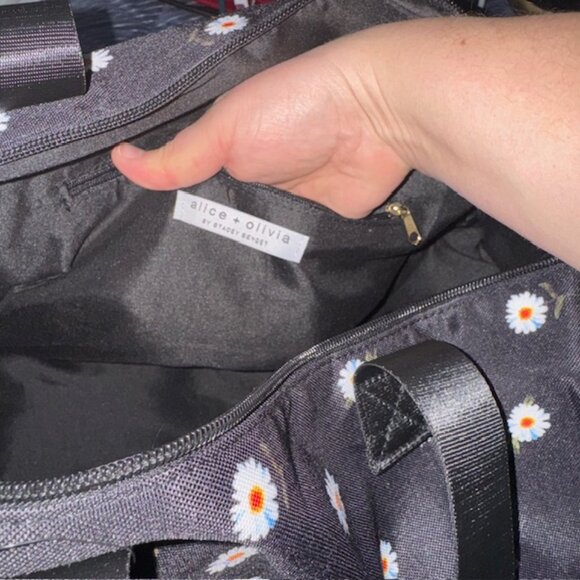 NEW Alice + Olivia Daisy‎ Duffel Bag Travel Shoulder Strap hippie boho Weekend - Picture 5 of 11